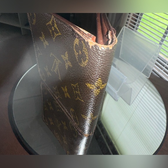 Louis Vuitton Men’s Bifold Monogram Wallet - Picture 5 of 16